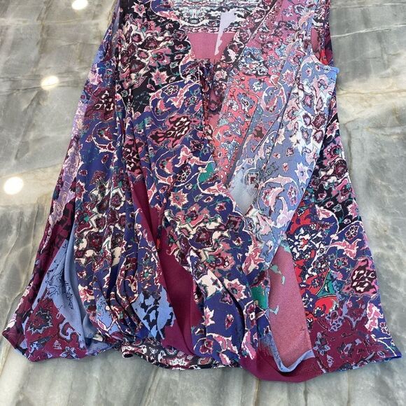 Nicole Miller multicolor sleeveless blouse- size medium - Picture 5 of 11